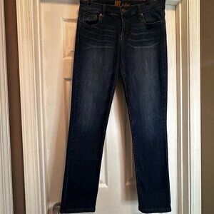 Kut Relaxed Fit Jeans – Size 8 | Effortless Style for Any Occasion! 👖✨